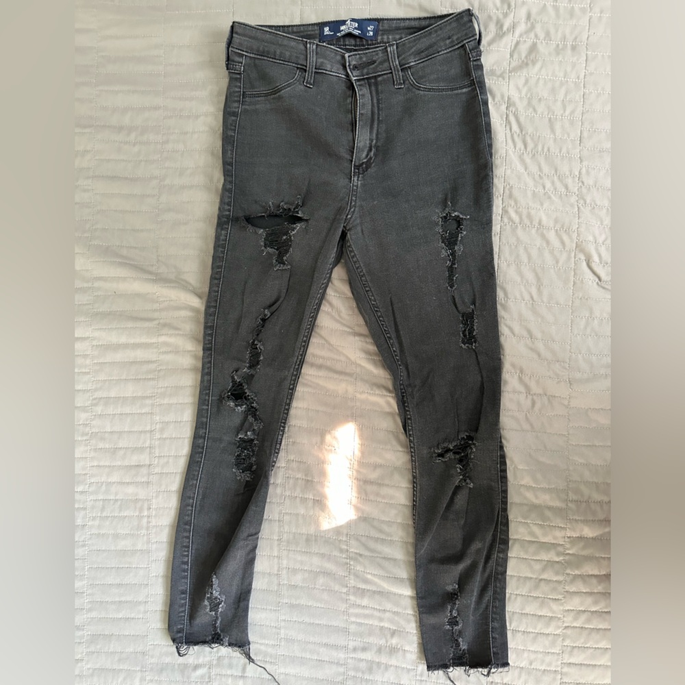 Black High-Rise Cropped Jeans | Hollister